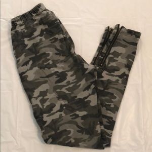 Camo moto jeggings zipper bottoms